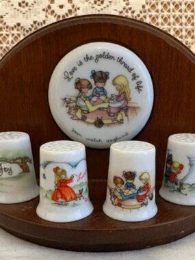 “Love is the Golden Thread of Life” Thimbles & Display Hallmark Little Gallery
